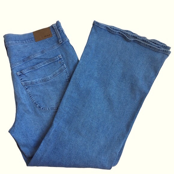 Madewell 11” High Rise Flare Jeans Knee Rip Edition in Eversfield Wash Size 33P - Picture 15 of 17